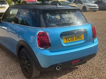 MINI Hatch 1.5 Cooper Classic Hatchback 3dr Petrol Manual Euro 6 (s/s) (136