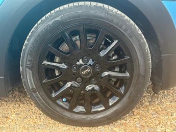 MINI Hatch 1.5 Cooper Classic Hatchback 3dr Petrol Manual Euro 6 (s/s) (136