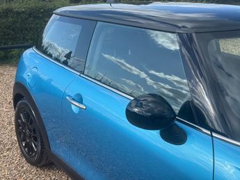 MINI Hatch 1.5 Cooper Classic Hatchback 3dr Petrol Manual Euro 6 (s/s) (136