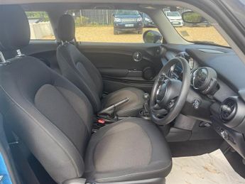 MINI Hatch 1.5 Cooper Classic Hatchback 3dr Petrol Manual Euro 6 (s/s) (136
