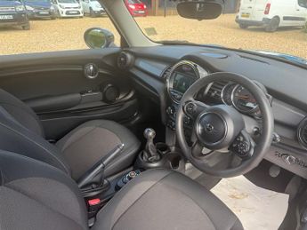 MINI Hatch 1.5 Cooper Classic Hatchback 3dr Petrol Manual Euro 6 (s/s) (136