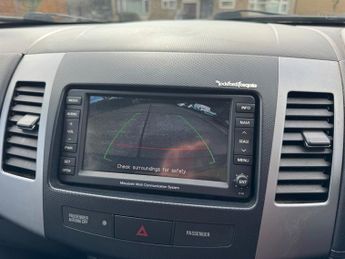 Mitsubishi Outlander MITSUBISHI OUTLANDER DI-D GX 4 2.2L DIESEL AUTOMATIC, 5 SEATER, 