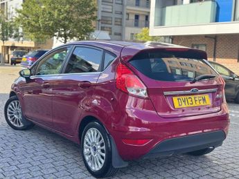 Ford Fiesta 1.6 Titanium Hatchback 5dr Petrol Powershift Euro 5 (105 ps)