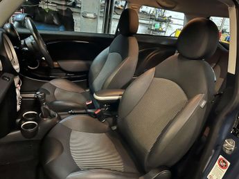 MINI Hatch Cooper D Auto