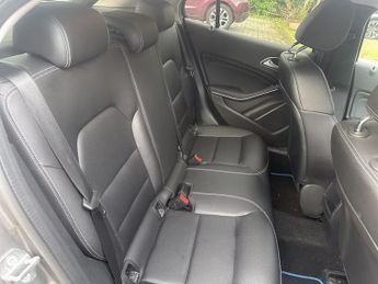 Mercedes GLA200 2.1 GLA200d SE SUV 5dr Diesel 7G-DCT Euro 6 (s/s) (136 ps)