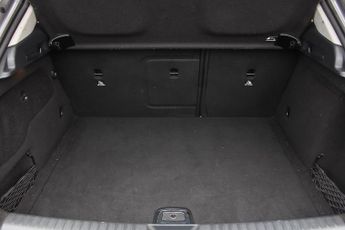 Mercedes GLA200 2.1 GLA200d SE SUV 5dr Diesel 7G-DCT Euro 6 (s/s) (136 ps)