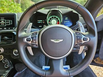 Aston Martin Vantage V8