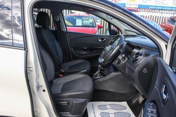 Renault Captur 1.5 dCi ENERGY Dynamique S Nav SUV 5dr Diesel Auto Euro 6 (s/s) 