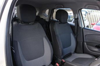 Renault Captur 1.5 dCi ENERGY Dynamique S Nav SUV 5dr Diesel Auto Euro 6 (s/s) 