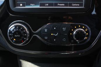 Renault Captur 1.5 dCi ENERGY Dynamique S Nav SUV 5dr Diesel Auto Euro 6 (s/s) 