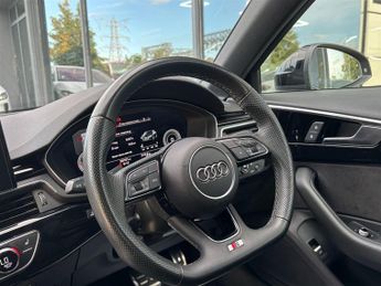 Audi A4 2.0 TDI 35 Black Edition S Tronic Euro 6 (s/s) 4dr