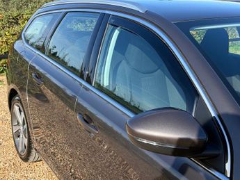 Peugeot 308 SW 1.2 PureTech Allure Estate 5dr Petrol EAT Euro 6 (s/s) (130 ps)
