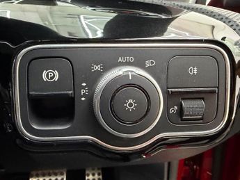 Mercedes CLA180 1.3 AMG Line (Premium Plus 2) Coupe 7G-DCT Euro 6 (s/s) 4dr