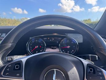 Mercedes E220d AMG LINE PREMIUM