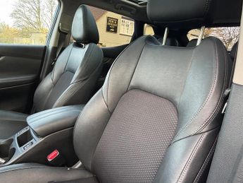 Nissan Qashqai 1.2 DIG-T Tekna SUV 5dr Petrol XTRON Euro 6 (s/s) (115 ps)
