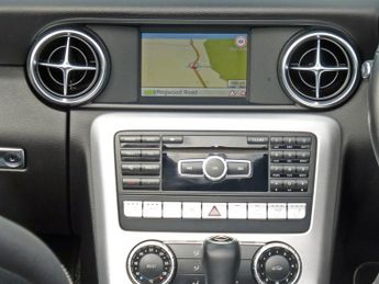 Mercedes SLK200 BLUEEFFICIENCY AMG SPORT AUTOMATIC