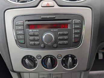 Ford Focus 1.6 Zetec Estate 5dr Petrol Automatic (184 g/km, 99 bhp)