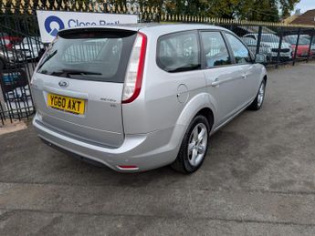 Ford Focus 1.6 Zetec Estate 5dr Petrol Automatic (184 g/km, 99 bhp)