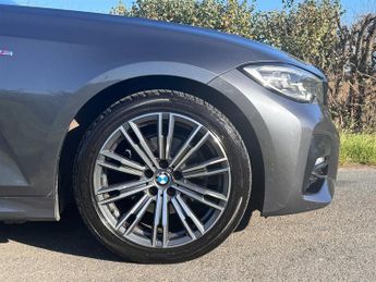 BMW 320i M SPORT TOURING