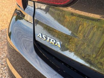 Vauxhall Astra 1.4i Turbo Elite Nav Hatchback 5dr Petrol Auto Euro 6 (s/s) (150