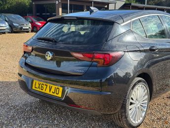 Vauxhall Astra 1.4i Turbo Elite Nav Hatchback 5dr Petrol Auto Euro 6 (s/s) (150