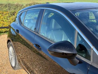 Vauxhall Astra 1.4i Turbo Elite Nav Hatchback 5dr Petrol Auto Euro 6 (s/s) (150