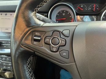 Vauxhall Astra 1.4i Turbo Elite Nav Hatchback 5dr Petrol Auto Euro 6 (s/s) (150