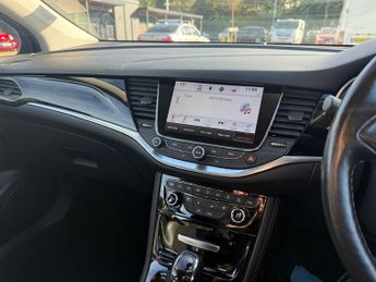 Vauxhall Astra 1.4i Turbo Elite Nav Hatchback 5dr Petrol Auto Euro 6 (s/s) (150