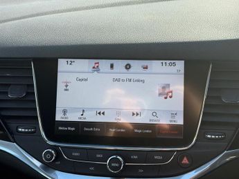 Vauxhall Astra 1.4i Turbo Elite Nav Hatchback 5dr Petrol Auto Euro 6 (s/s) (150