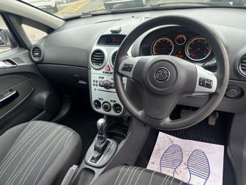 Vauxhall Corsa 1.4i 16v Club Hatchback 5dr Petrol Automatic (166 g/km, 89 bhp)