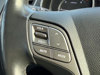 Hyundai Santa Fe 2.2 CRDi Blue Drive Wiggins Edition SUV 5dr Diesel Auto 4WD Euro