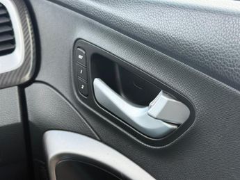 Hyundai Santa Fe 2.2 CRDi Blue Drive Wiggins Edition SUV 5dr Diesel Auto 4WD Euro