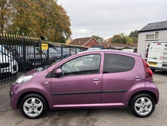 Peugeot 107 1.0 12V Allure Hatchback 5dr Petrol 2 Tronic Euro 5 (68 ps)