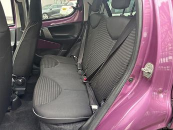 Peugeot 107 1.0 12V Allure Hatchback 5dr Petrol 2 Tronic Euro 5 (68 ps)