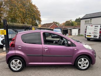 Peugeot 107 1.0 12V Allure Hatchback 5dr Petrol 2 Tronic Euro 5 (68 ps)