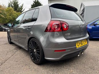 Volkswagen Golf 3.2 V6 R32 Hatchback 5dr Petrol DSG 4Motion (233 g/km, 247 bhp)