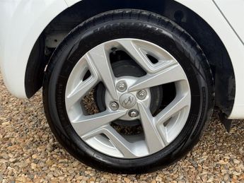 Hyundai i10 1.0 SE Connect Hatchback 5dr Petrol Manual Euro 6 (s/s) (67 ps)