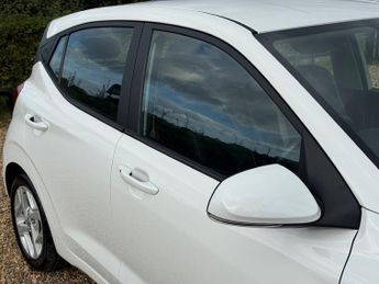 Hyundai i10 1.0 SE Connect Hatchback 5dr Petrol Manual Euro 6 (s/s) (67 ps)