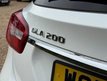 Mercedes GLA200 1.6 SE SUV 5dr Petrol Manual Euro 6 (s/s) (156 ps)