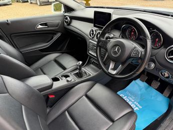 Mercedes GLA200 1.6 SE SUV 5dr Petrol Manual Euro 6 (s/s) (156 ps)