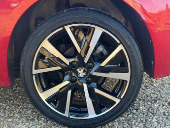 Peugeot 208 1.2 PureTech Allure Premium Hatchback 5dr Petrol Manual Euro 6 (