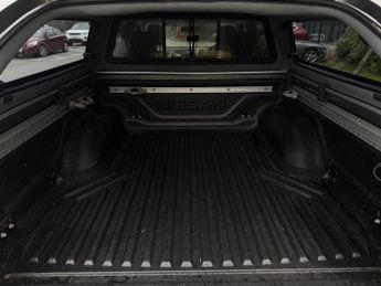 Nissan Navara 2.3 dCi Tekna Auto 4WD Euro 6 4dr