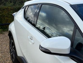 Toyota C-HR 1.8 VVT-h Design SUV 5dr Petrol Hybrid CVT Euro 6 (s/s) (122 ps)