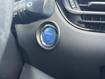 Toyota C-HR 1.8 VVT-h Design SUV 5dr Petrol Hybrid CVT Euro 6 (s/s) (122 ps)