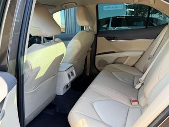 Toyota Camry 2.5 VVT-h Excel CVT Euro 6 (s/s) 4dr