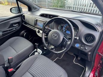 Toyota Yaris 1.5 VVT-h Design Hatchback 5dr Petrol Hybrid E-CVT Euro 6 (101 p