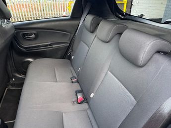 Toyota Yaris 1.5 VVT-h Design Hatchback 5dr Petrol Hybrid E-CVT Euro 6 (101 p