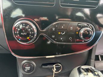 Renault Clio 1.5 dCi Dynamique S MediaNav Hatchback 5dr Diesel EDC Euro 5 (90