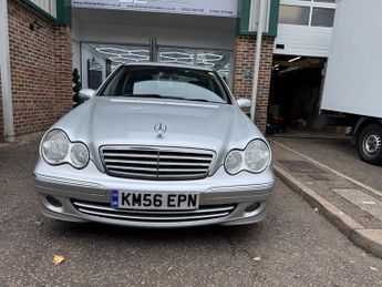 Mercedes C Class 2.5 Elegance SE Saloon 4dr Petrol 7G-Tronic (222 g/km, 204 bhp)