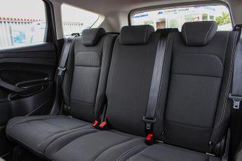 Ford Kuga 2.0 TDCi EcoBlue Zetec SUV 5dr Diesel Powershift AWD Euro 6 (s/s